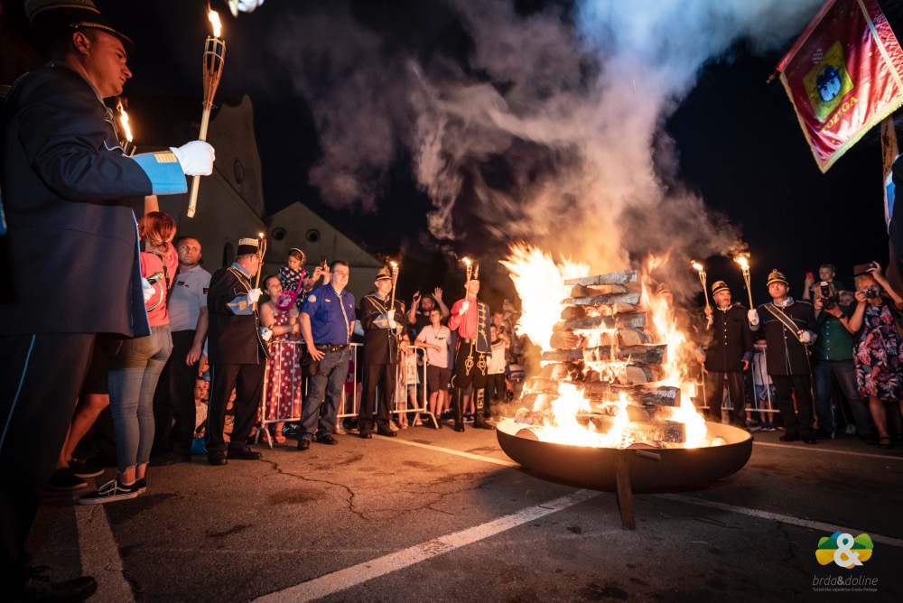 Festival kulena&vina – Uz vrhunsko vino i šampionski kulen Ivanjski krijes osvijetlio požeško nebo